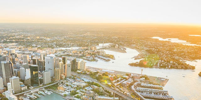 Body of water, Waterway, Water resources, City, Water, Metropolitan area, Urban area, Landscape, Bird's-eye view, Aerial photography, 