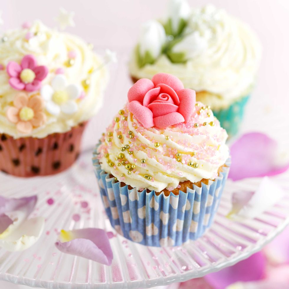Cupcake, Buttercream, Icing, Food, Cake decorating, Pink, Baking cup, Cake, Dessert, Sweetness, 