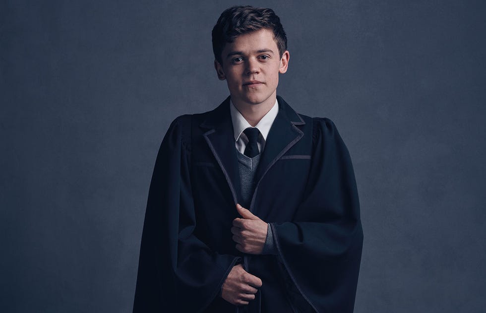 Collar, Sleeve, Standing, Jacket, Flash photography, Portrait photography, Portrait, Overcoat, Windbreaker, Button, 