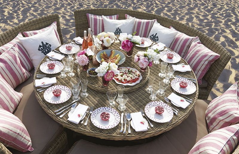 Tablecloth, Dishware, Serveware, Textile, Furniture, Purple, Linens, Table, Pink, Porcelain, 