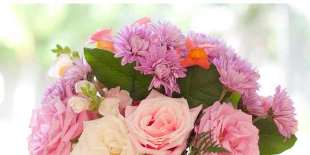 Petal, Bouquet, Flower, Pink, Cut flowers, Floristry, Flower Arranging, Flowering plant, Centrepiece, Glass, 