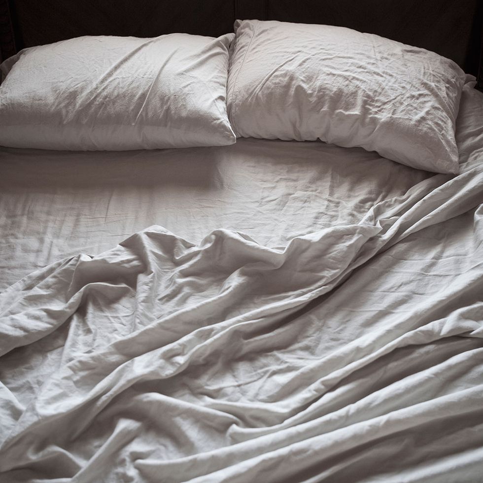 Textile, Bedding, Linens, Bed sheet, Duvet, Bedroom, Blanket, Duvet cover, Mattress, Cushion, 