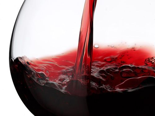 Water, Red, Red wine, Drink, Wine glass, Liquid, Glass, Stemware, Wine, Drinkware, 