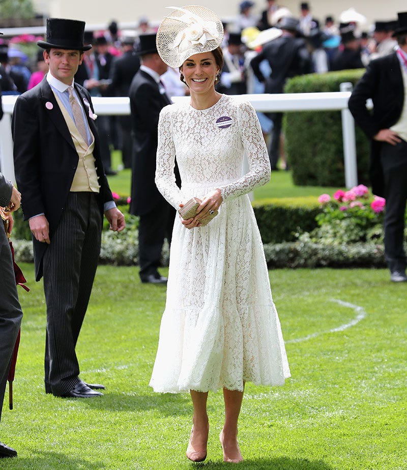 Trousers, Hat, Coat, Outerwear, Dress, Style, Formal wear, Headgear, Suit, Fashion accessory, 