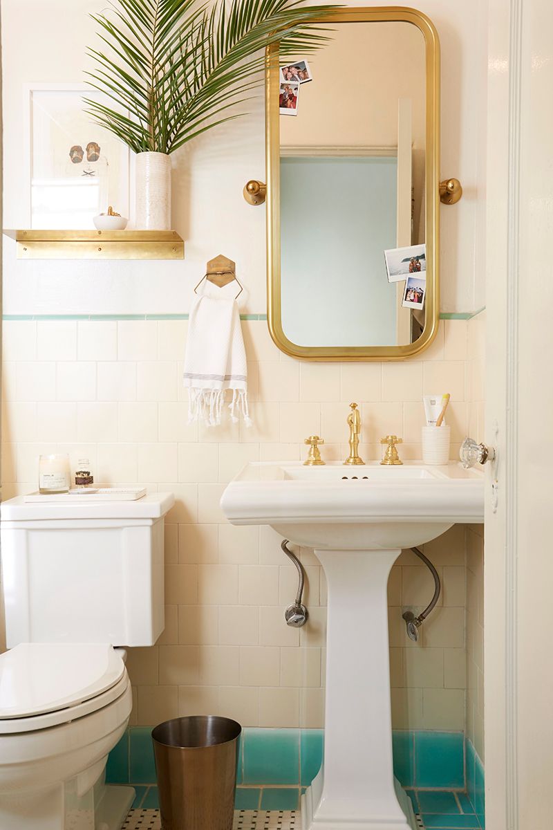 Plumbing fixture, Blue, Bathroom sink, Green, Room, Architecture, Property, Interior design, Wall, Purple, 