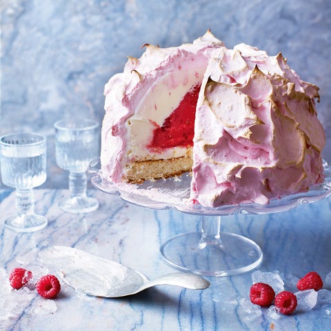 Serveware, Dishware, Food, Cuisine, Ingredient, Dessert, Pink, Tableware, Plate, Baked goods, 