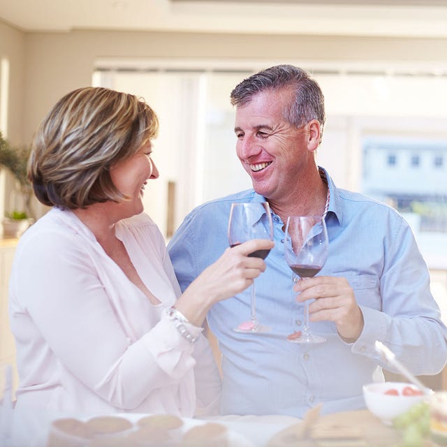 Glass, Drinkware, Tableware, Drink, Stemware, Wine glass, Barware, Transparent material, Conversation, Serveware, 