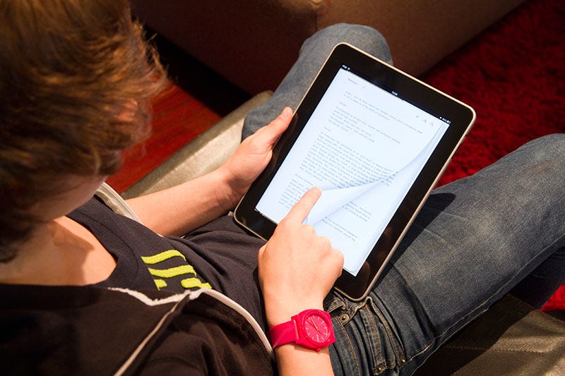 Finger, Tablet computer, Hand, Wrist, Electronic device, Watch, Display device, Gadget, e-book readers, Technology, 