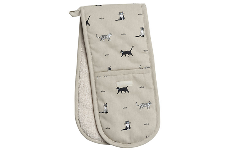 White, Beige, Bag, Musical instrument accessory, Mobile phone accessories, Everyday carry, Mobile phone case, Wallet, 
