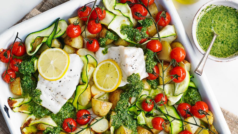https://hips.hearstapps.com/goodhousekeeping-uk/main/embedded/33912/fish-tray-bake-with-salsa-verde.jpg?crop=1xw:0.5625xh;center,top&resize=1200:*