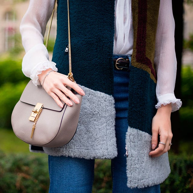 Textile, Bag, Fashion, Street fashion, Wrist, Waist, Peach, Shoulder bag, Leather, Bracelet, 