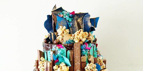 Blue, Teal, Turquoise, Aqua, Sweetness, Dessert, Cake decorating supply, Cake decorating, Cake, Cake stand, 
