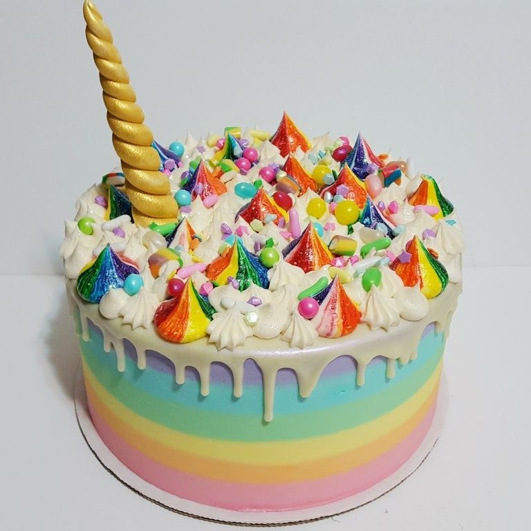 Sweetness, Cuisine, Food, Cake, Ingredient, Dessert, Cake decorating supply, Baked goods, Cake decorating, Birthday candle, 