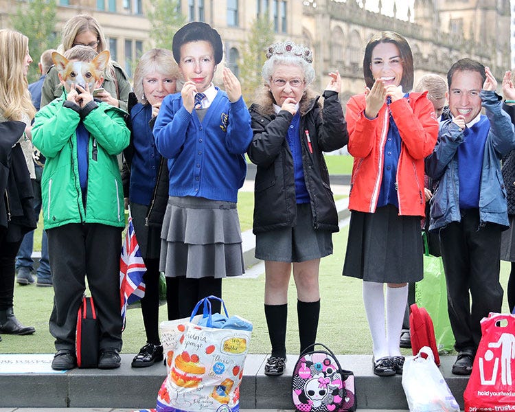 Uniform, Style, Team, Pattern, Jacket, Luggage and bags, School uniform, Skort, Crew, Sock, 