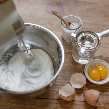 Ingredient, Kitchen utensil, Serveware, Paste, Strained yogurt, Batter, Cream cheese, Yogurt, Dairy, Breakfast, 