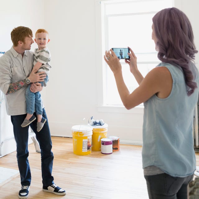 Arm, Hand, Elbow, Wrist, Waist, Mobile phone, Communication Device, Active tank, Baby, Father's day, 