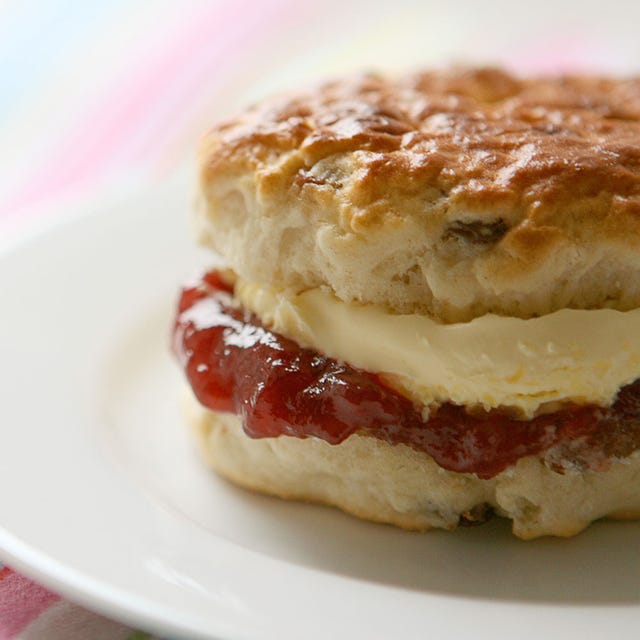 Dish, Food, Cuisine, Dessert, Ingredient, Breakfast, Baked goods, Scone, Clotted cream, Produce, 
