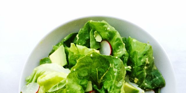 Food, Green, Vegetable, Leaf vegetable, Produce, Ingredient, Leaf, Dishware, Plate, Tableware, 