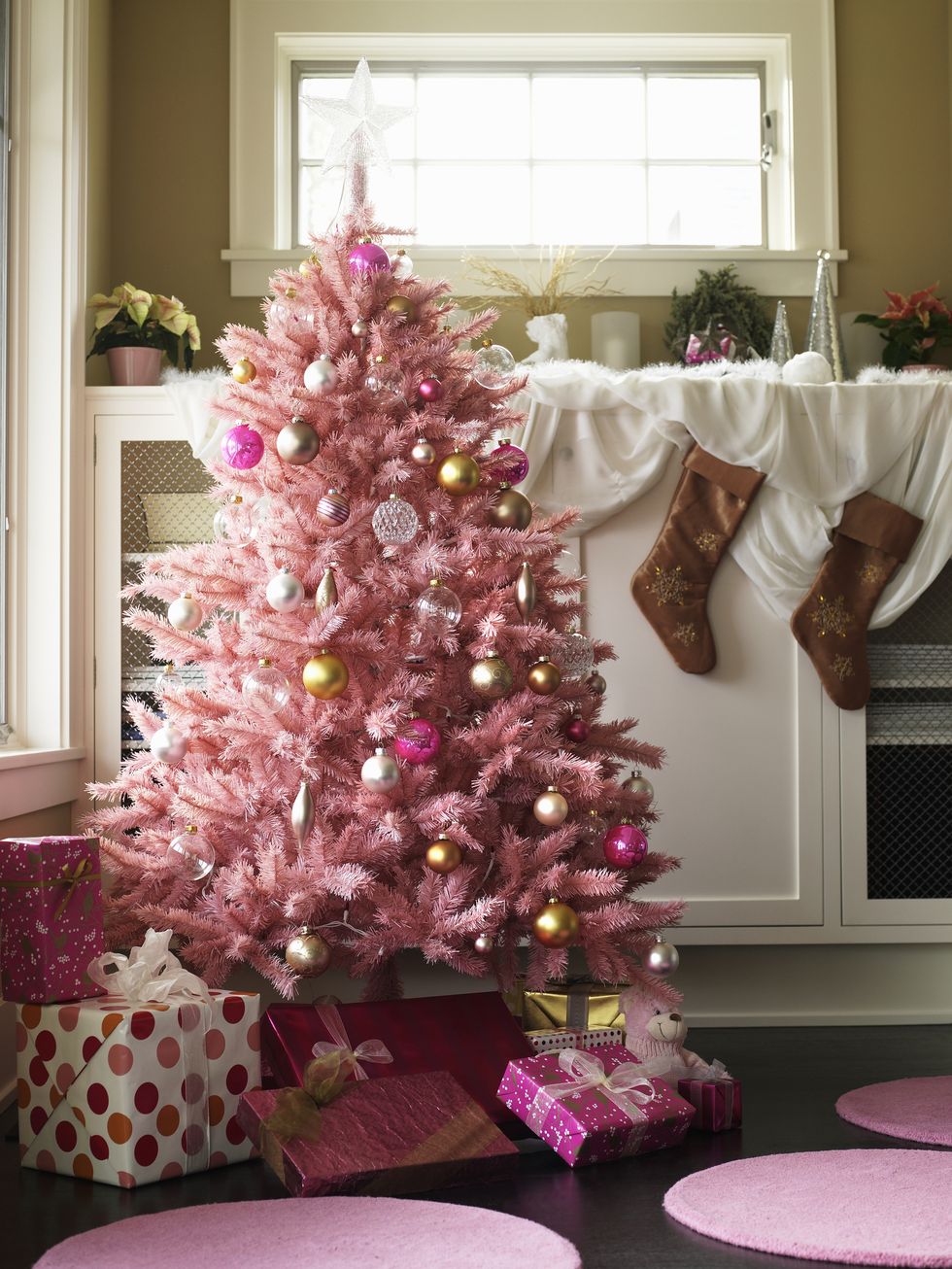 Interior design, Room, Purple, Pink, Interior design, Christmas decoration, Home, Christmas tree, Fixture, Decoration, 