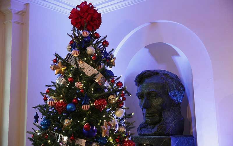 Christmas decoration, Interior design, Christmas tree, Christmas ornament, Interior design, Holiday, Holiday ornament, Christmas eve, Ornament, Christmas, 