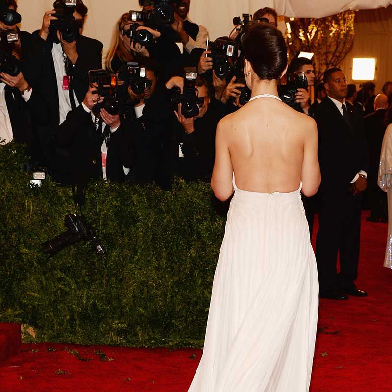 What to br* to wear with a strapless and backless dress #B