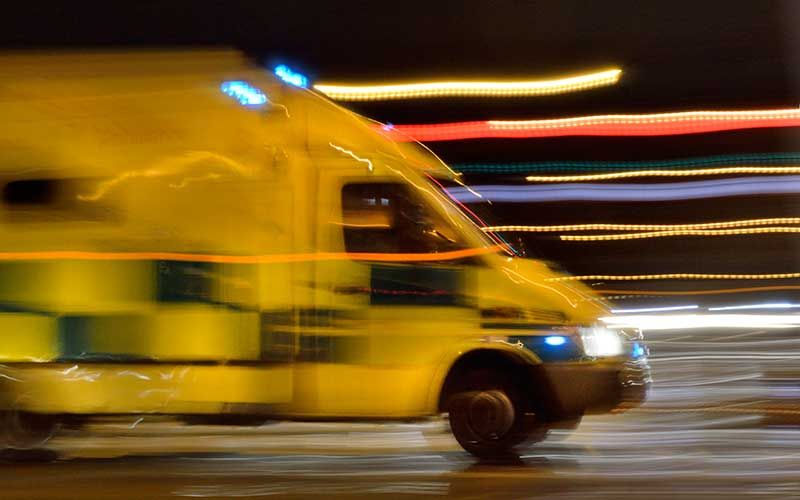 Transport, Motor vehicle, Vehicle, Mode of transport, Yellow, Light, Car, Commercial vehicle, Bus, Night, 
