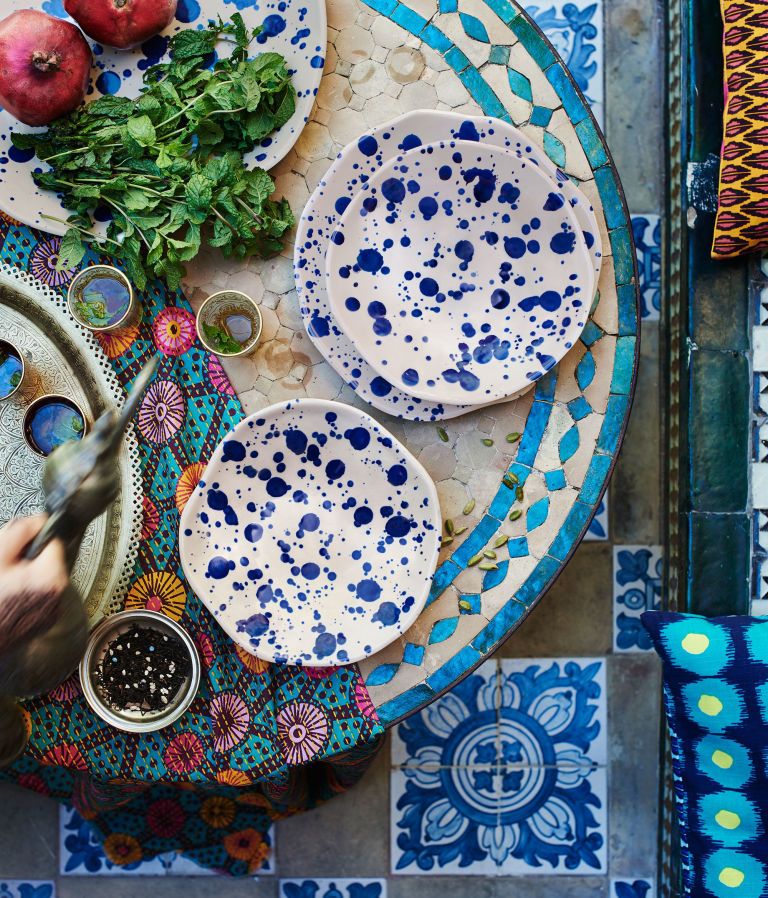 Blue, Dishware, Serveware, Pattern, Art, Porcelain, Blue and white porcelain, Ceramic, Visual arts, Fruit, 