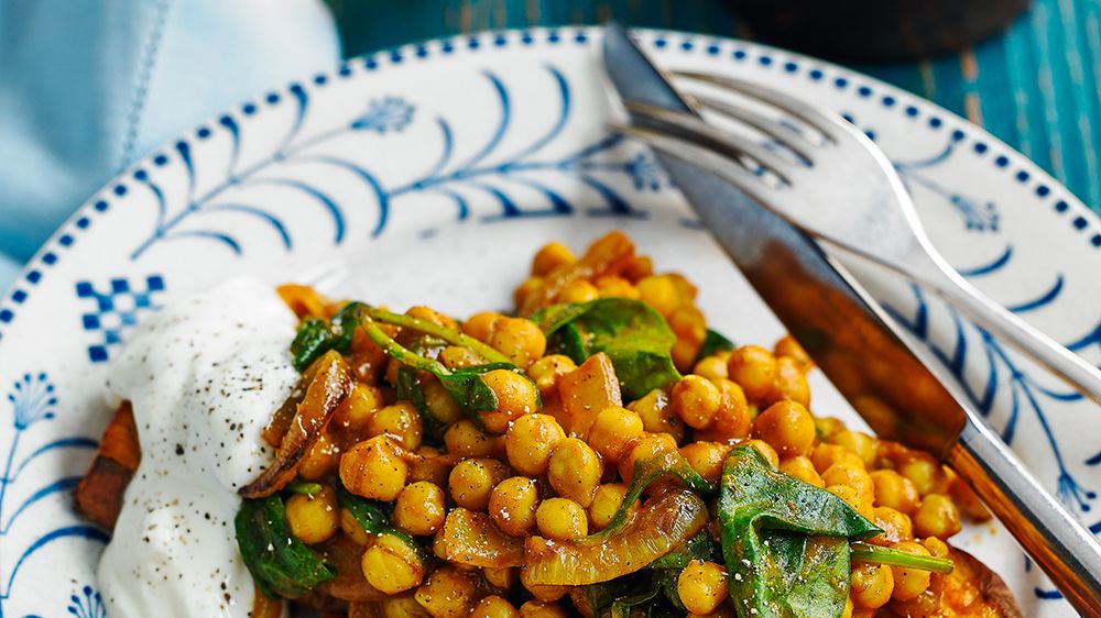 Easy Chickpea Curry - Host The Toast