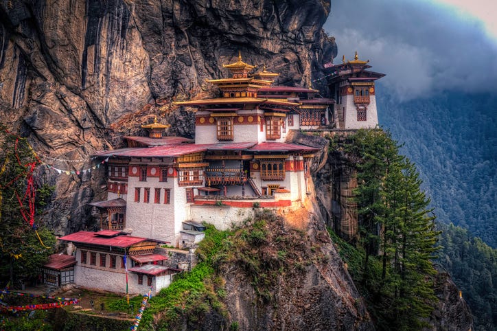 Facade, Landmark, Hill station, Place of worship, Chinese architecture, Mountain range, Holy places, Temple, Slope, Roof, 