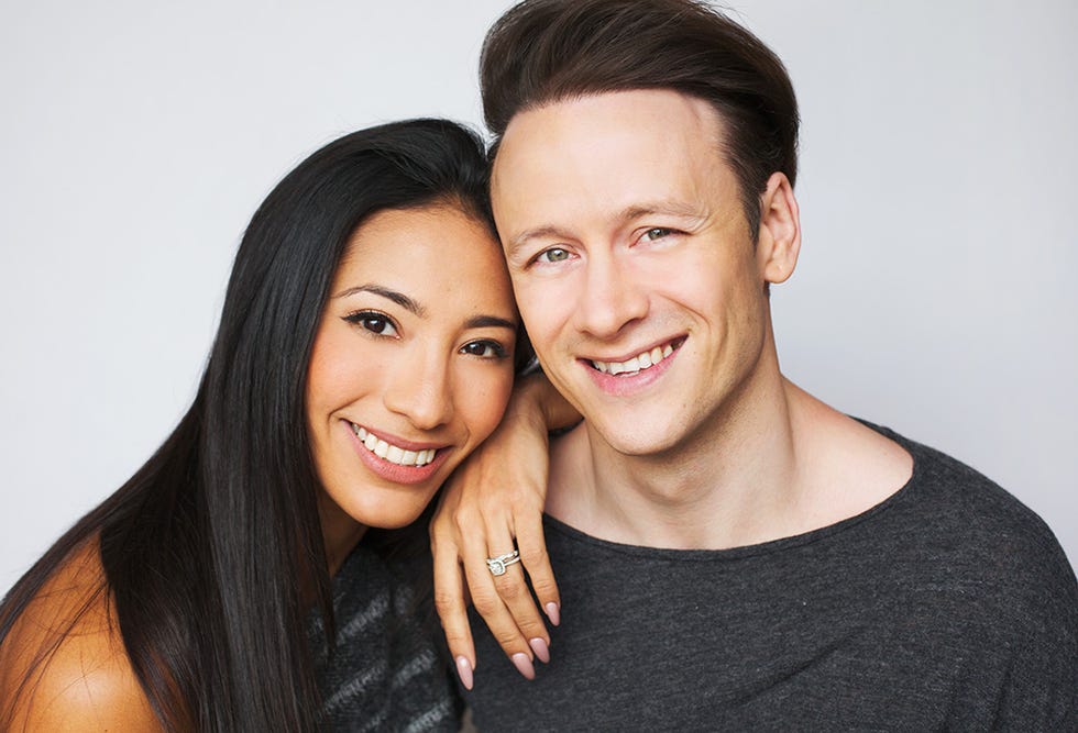Hair, Face, Facial expression, Smile, Skin, Eyebrow, Hairstyle, Forehead, Beauty, Friendship, 