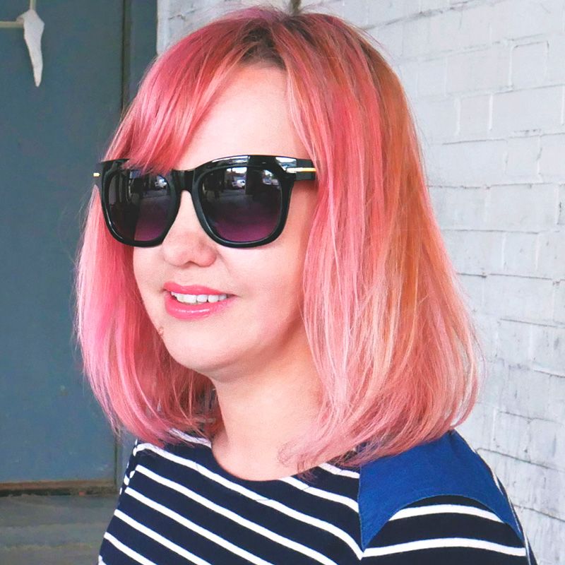 Eyewear, Hair, Sunglasses, Face, Hairstyle, Pink, Cool, Hair coloring, Glasses, Blond, 