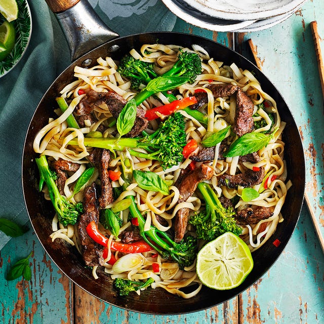 Dish, Food, Cuisine, Ingredient, Meat, Japchae, Chinese food, Produce, Fried noodles, Drunken noodles, 