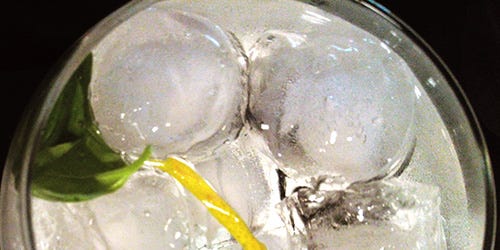 Ice cube, Gin and tonic, Vodka and tonic, Drink, Glass, Food, 