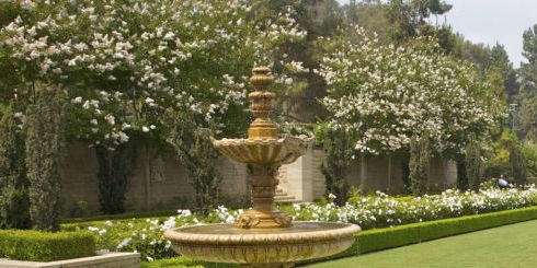 Fountain, Garden, Botanical garden, Water feature, Tree, Botany, Grass, Spring, Shrub, Landscaping, 