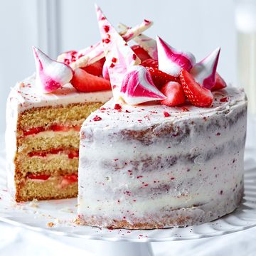 Strawberry and Prosecco Celebration Cake