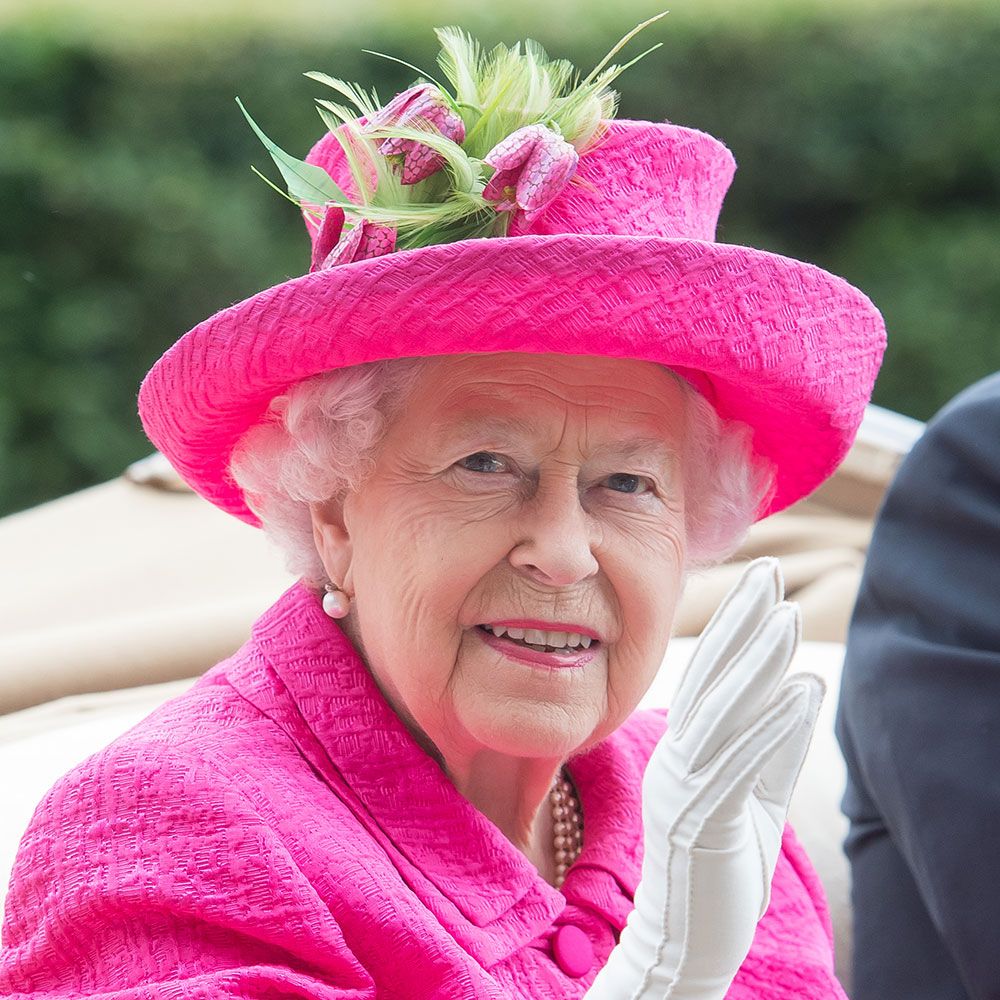 Queen Elizabeth wears fluorescent pink for Ladies Day at Ascot 2017