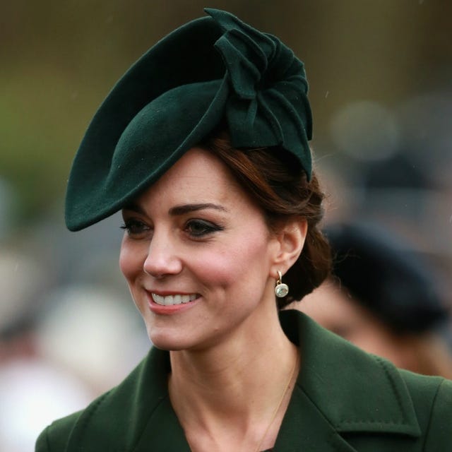 Clothing, Face, Nose, Lip, Mouth, Hairstyle, Chin, Forehead, Green, Eyebrow, 