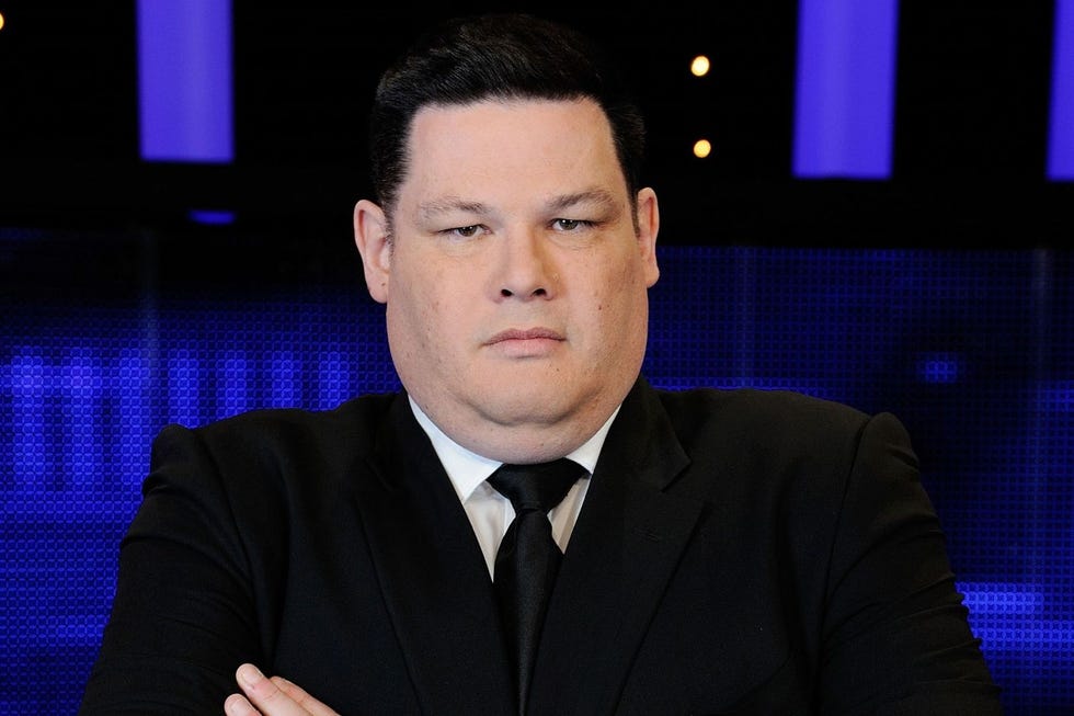 Forehead, Event, White-collar worker, Official, Businessperson, Television presenter, Spokesperson, 