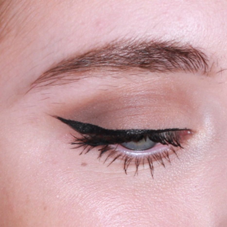 Eyebrow, Eyelash, Eye, Face, Skin, Eye shadow, Cosmetics, Organ, Close-up, Eye liner, 