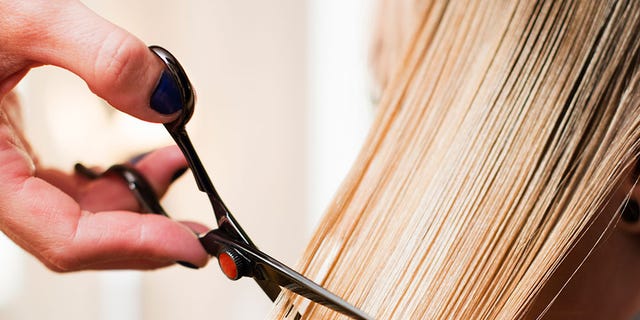 Finger, Nail, Wire, Thumb, Creative arts, Tool, Craft, Brush, Loom, Weaving, Finger, Nail, Wire, Thumb, Creative arts, Tool, Craft, Brush, Loom, Weaving,