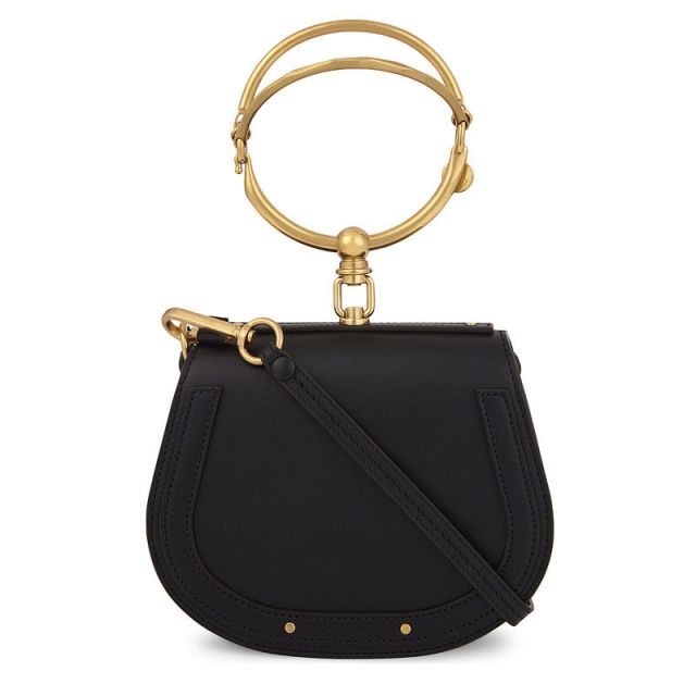 Bag, Handbag, Black, Fashion accessory, Leather, Shoulder bag, Chain, Material property, Keychain, Tote bag, 