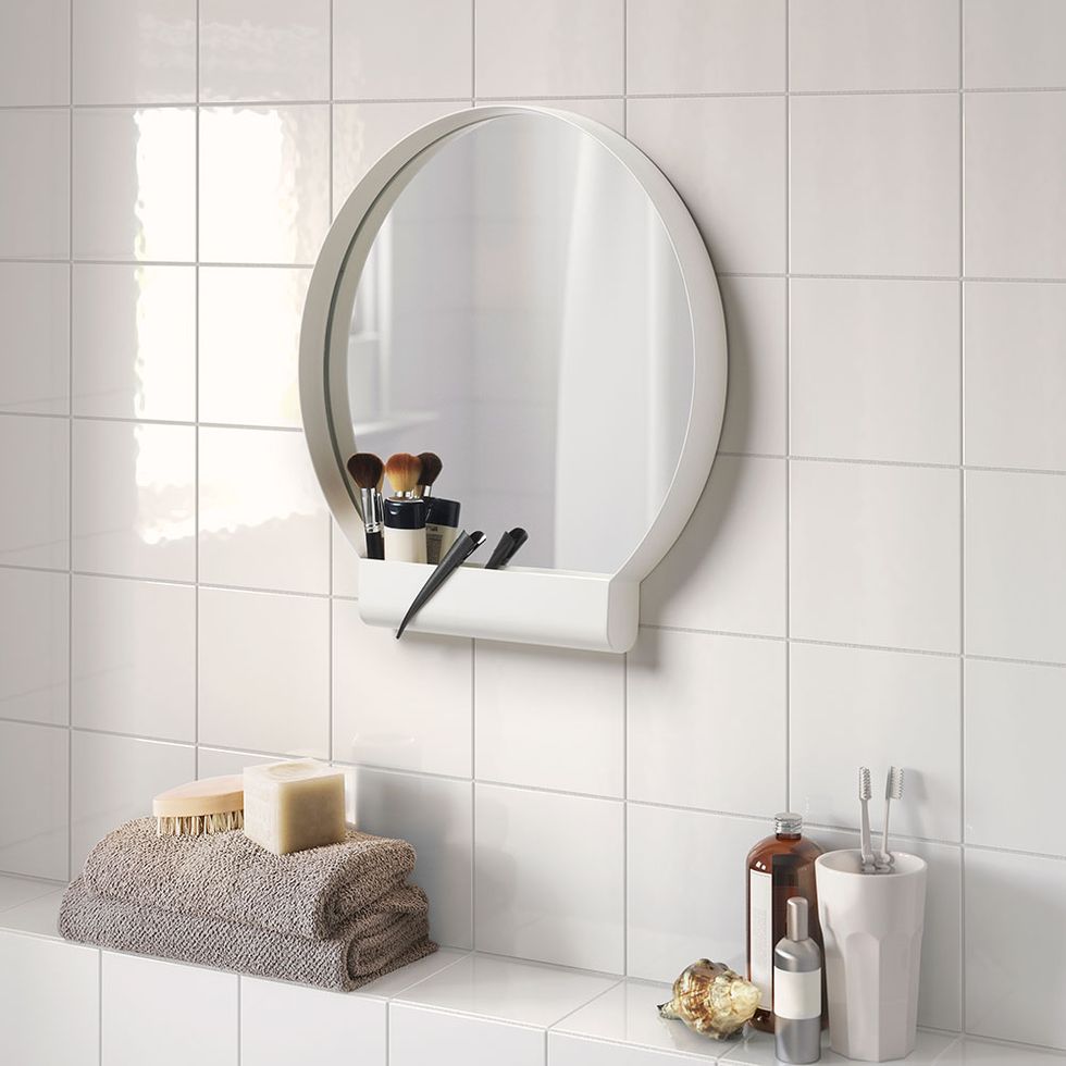 Tile, Shelf, Room, Bathroom, Tap, Wall, Bathroom accessory, Mirror, Flooring, Ceramic, 