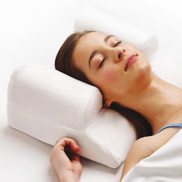 Skin, Face, Neck, Sleep, Beauty, Pillow, Bedding, Lip, Comfort, Textile, 