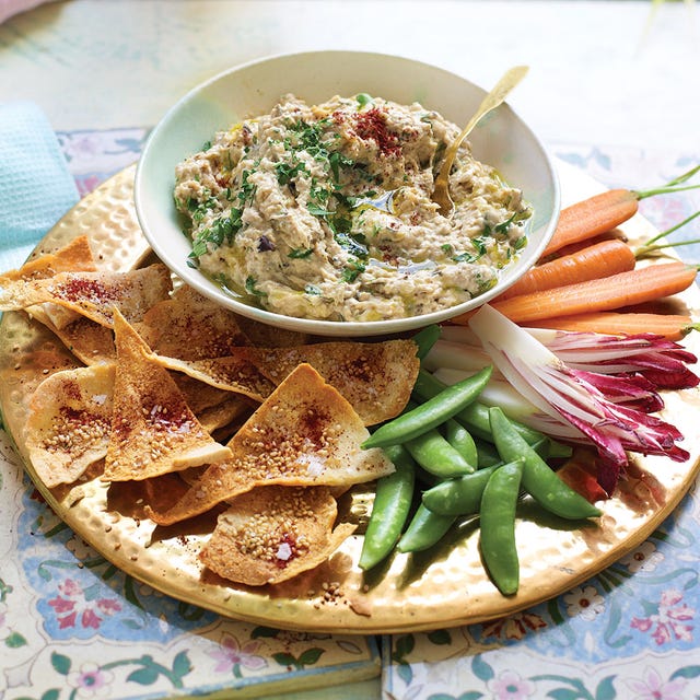 food, cuisine, tableware, dishware, dish, meal, plate, ingredient, recipe, corn chip,