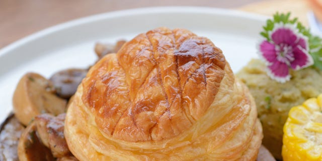 Tried and tested chicken and mushroom pie