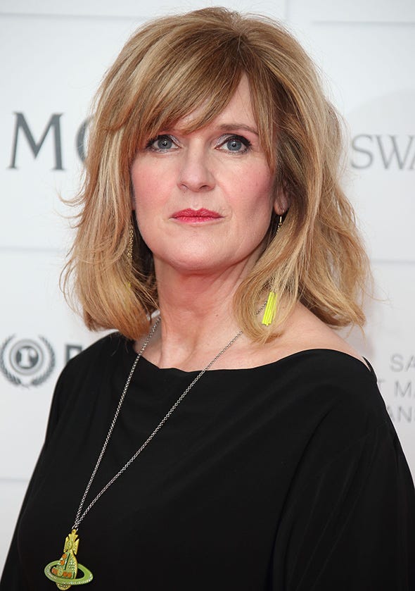 Hair, Face, Hairstyle, Blond, Layered hair, Shoulder, Lip, Brown hair, Long hair, Bangs, 
