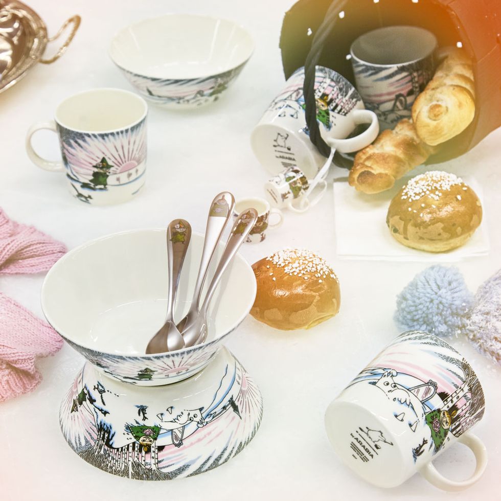Porcelain, Cup, Teacup, Tableware, Ceramic, Dinnerware set, Serveware, Coffee cup, Dishware, Cutlery, 