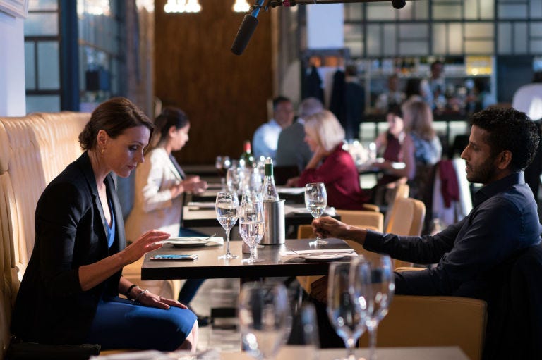 Restaurant, Conversation, Interaction, Event, White-collar worker, Design, Customer, Lunch, Business, Job, 
