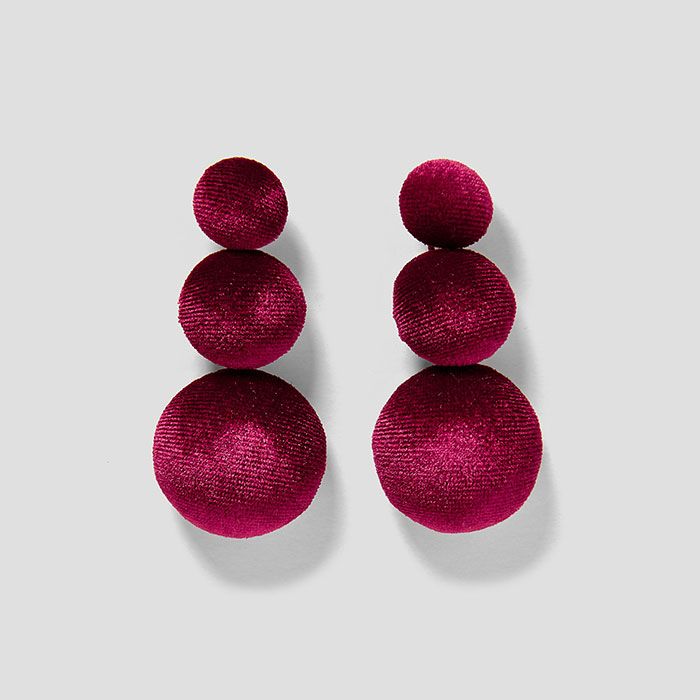 Pink, Magenta, Red, Purple, Violet, Material property, Circle, Ball, Fashion accessory, Carmine, 