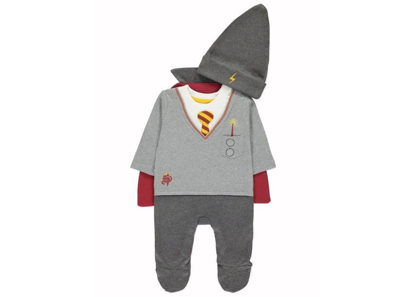 Clothing, Costume, Outerwear, Costume accessory, Hood, Costume hat, Fictional character, Illustration, 